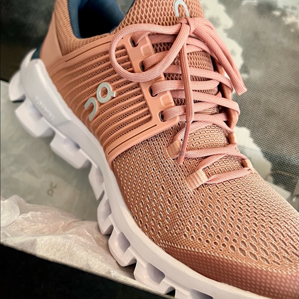 ON Cloudswift Womens Pink Running Sneakers